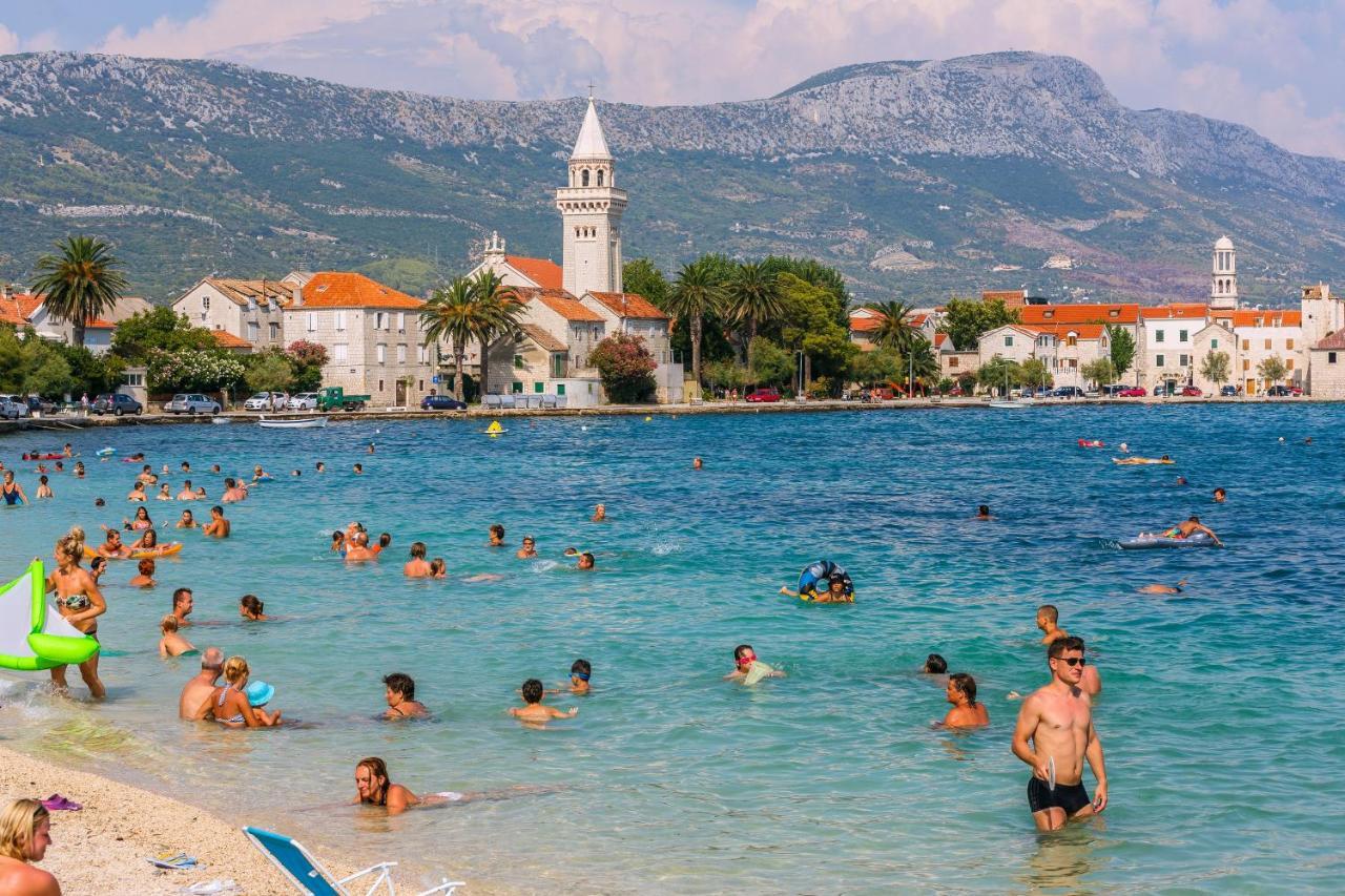 Apartments With A Parking Space Kastel Stafilic, Kastela - 5219 المظهر الخارجي الصورة