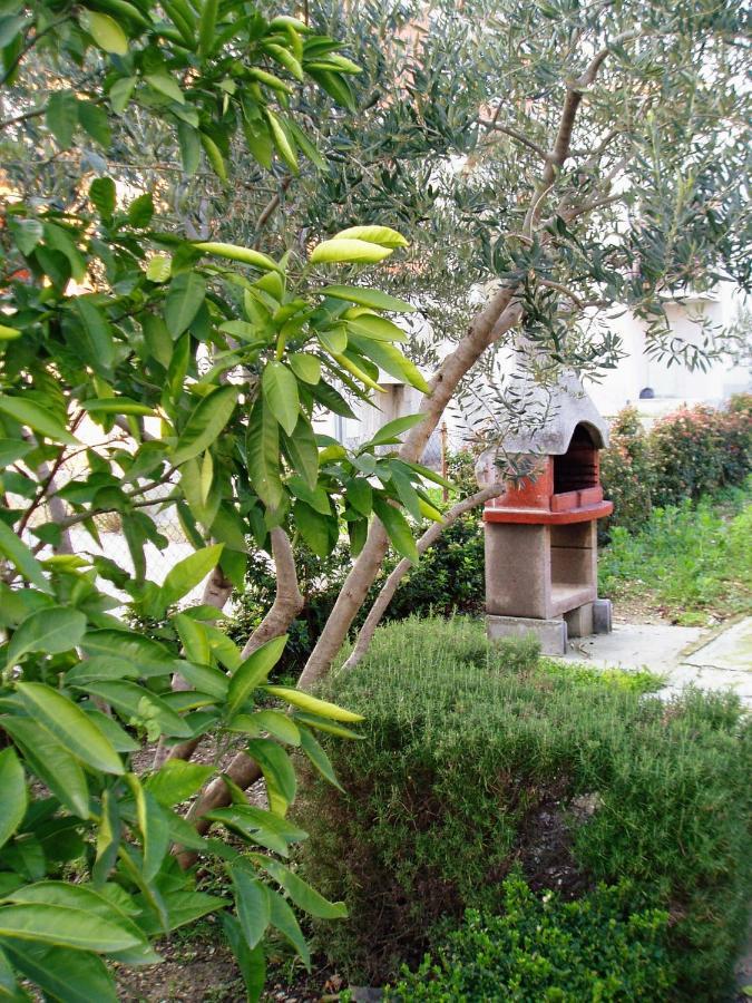Apartments With A Parking Space Kastel Stafilic, Kastela - 5219 المظهر الخارجي الصورة