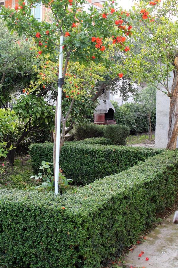 Apartments With A Parking Space Kastel Stafilic, Kastela - 5219 المظهر الخارجي الصورة