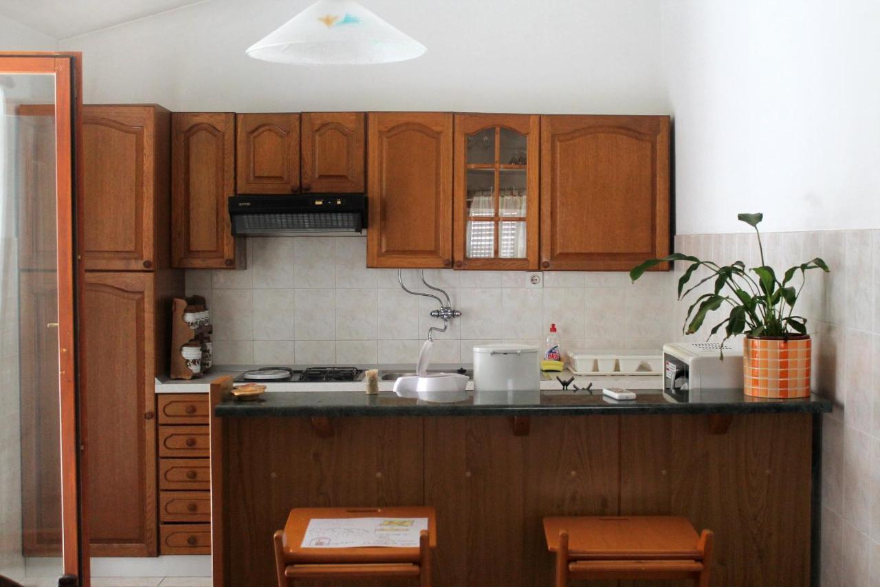 Apartments With A Parking Space Kastel Stafilic, Kastela - 5219 المظهر الخارجي الصورة