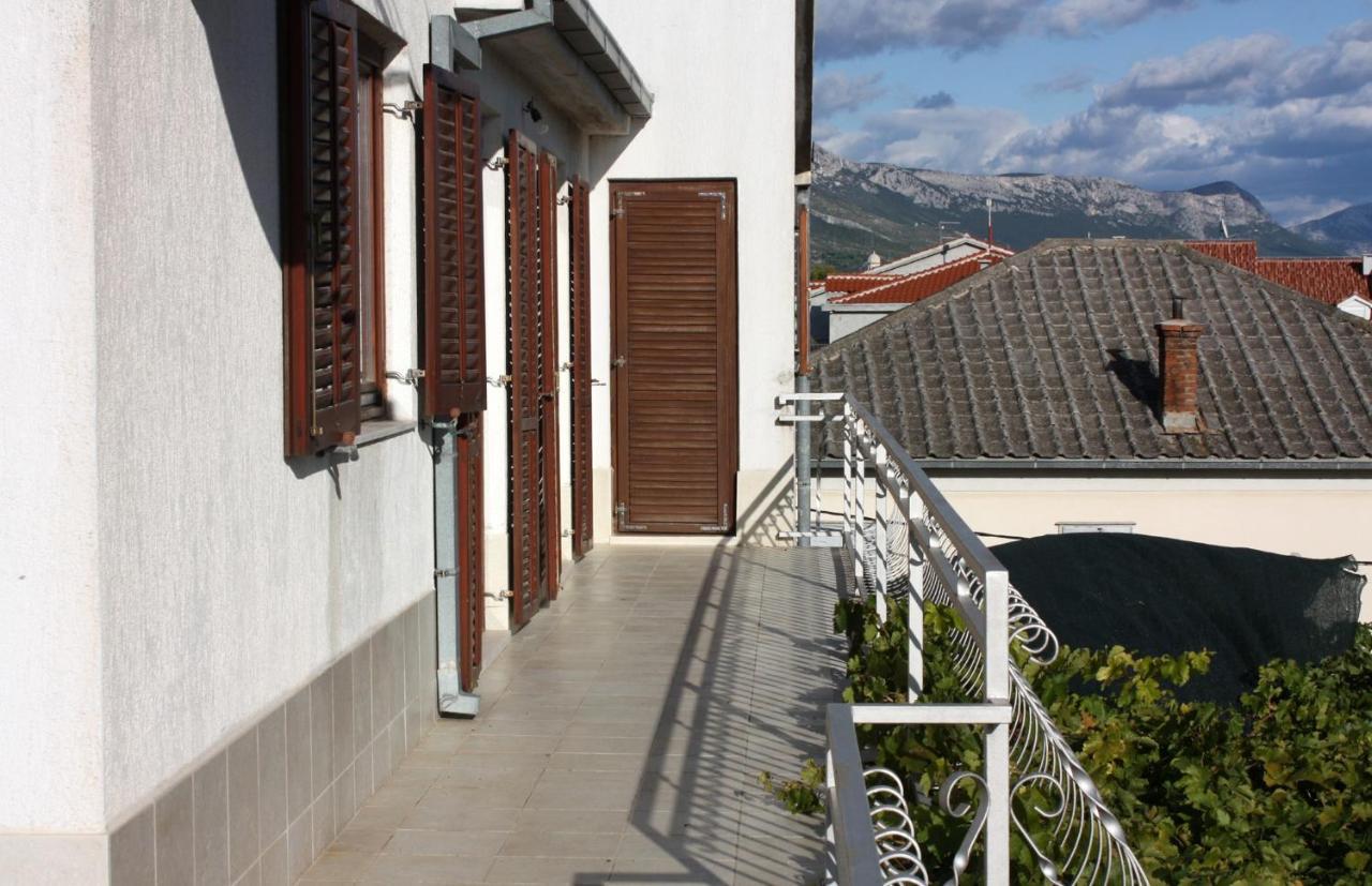 Apartments With A Parking Space Kastel Stafilic, Kastela - 5219 المظهر الخارجي الصورة