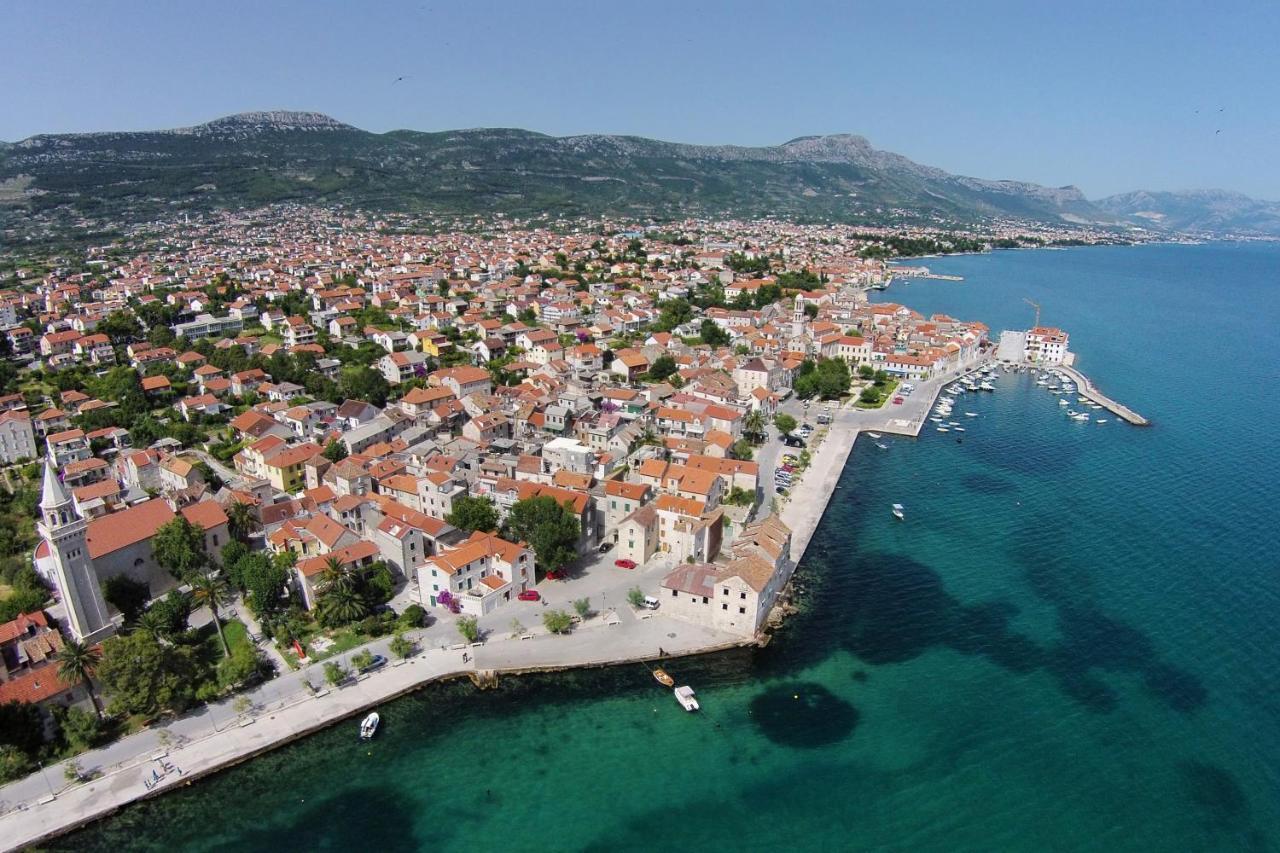 Apartments With A Parking Space Kastel Stafilic, Kastela - 5219 المظهر الخارجي الصورة