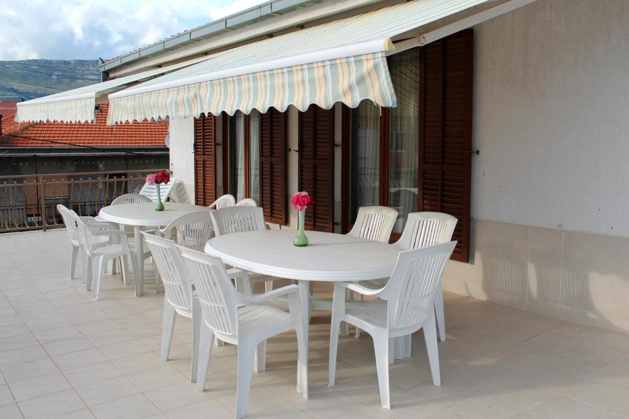 Apartments With A Parking Space Kastel Stafilic, Kastela - 5219 المظهر الخارجي الصورة