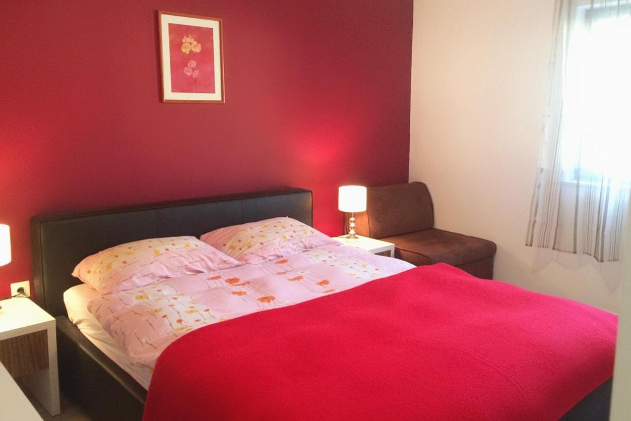 Apartments With A Parking Space Kastel Stafilic, Kastela - 5219 المظهر الخارجي الصورة