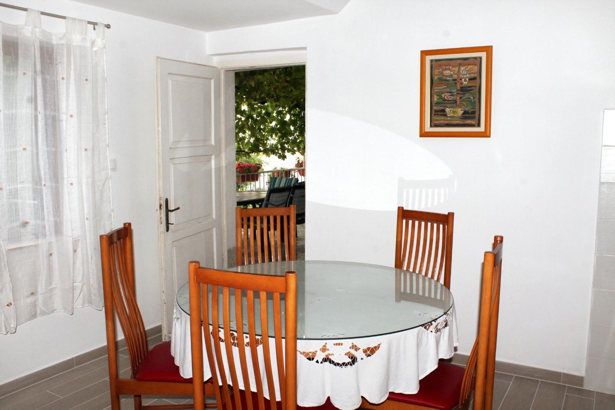 Apartments With A Parking Space Kastel Stafilic, Kastela - 5219 الغرفة الصورة