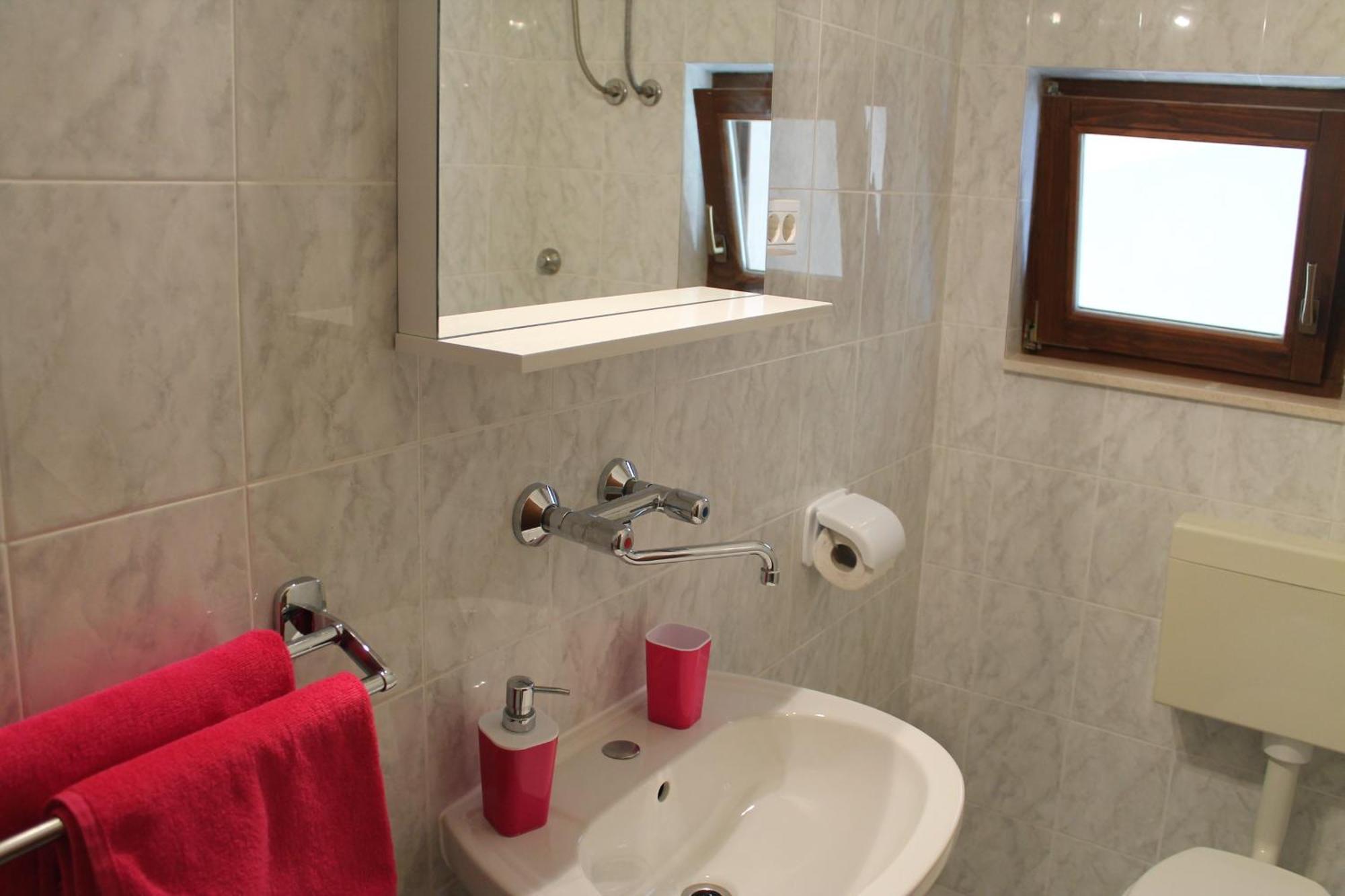 Apartments With A Parking Space Kastel Stafilic, Kastela - 5219 الغرفة الصورة